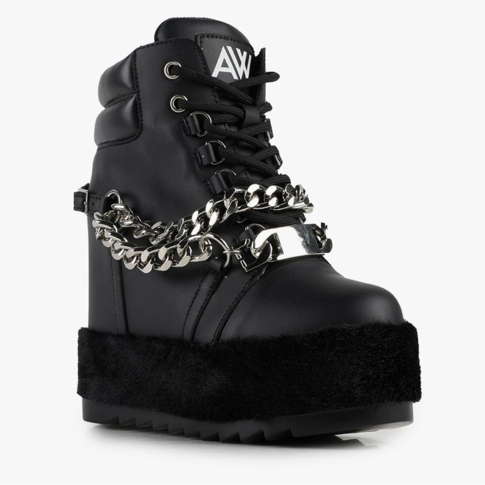 Binske Wedge Booties